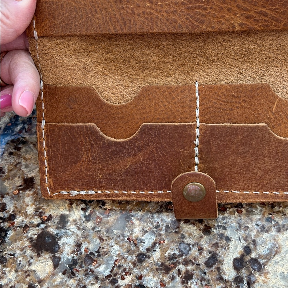 Coastal Hill Leather Goods Tan Card Holder - Picture 6 of 15